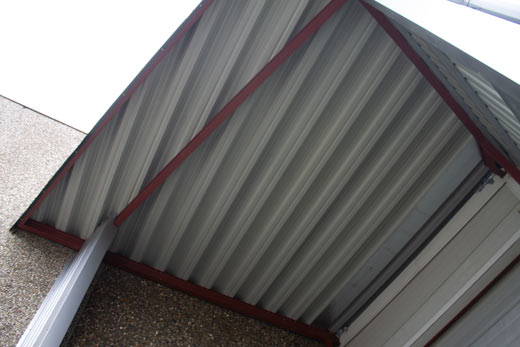 Vi erbjuder även galvanisering och målning